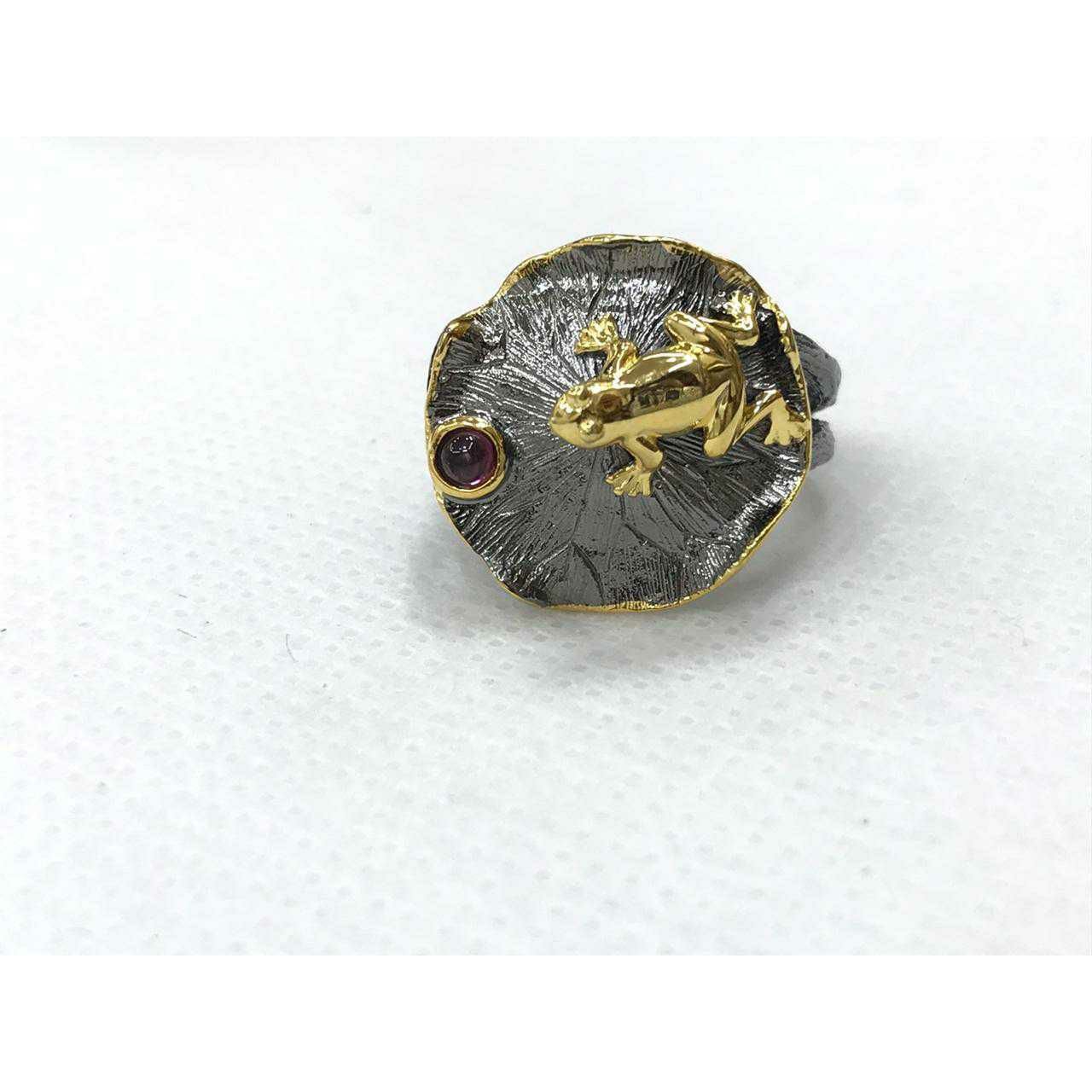 92.5 Sterling Silver Shining Black Colour With Gold Animal Finishing Ring Ms-3044